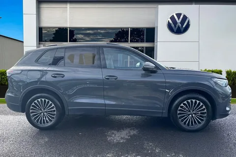 AP25MHV Volkswagen Tiguan 1.5 eTSI 150 Match 5dr DSG Thumbnail #4