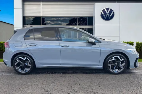 KP25ZSX Volkswagen Golf 1.5 TSI 150 R-Line 5dr **WINTER PACK, TECHNOLOGY PACK, AREA VIEW** Thumbnail #4