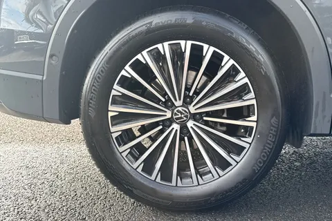AP25MHV Volkswagen Tiguan 1.5 eTSI 150 Match 5dr DSG Thumbnail #10