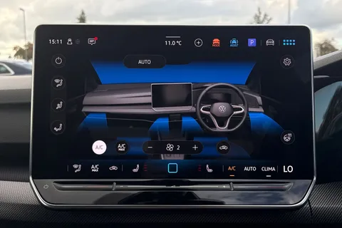 KP25ZSX Volkswagen Golf 1.5 TSI 150 R-Line 5dr **WINTER PACK, TECHNOLOGY PACK, AREA VIEW** Thumbnail #20