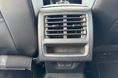 KP25ZSX Volkswagen Golf 1.5 TSI 150 R-Line 5dr **WINTER PACK, TECHNOLOGY PACK, AREA VIEW** Thumbnail #31