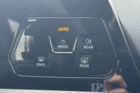 KP25ZSX Volkswagen Golf 1.5 TSI 150 R-Line 5dr **WINTER PACK, TECHNOLOGY PACK, AREA VIEW** Thumbnail #37