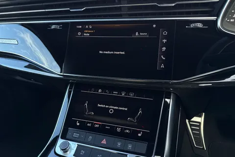  Audi Q7 3.0 TDI V6 Black Edition Tiptronic quattro Euro 6 (s/s) 5dr Thumbnail #36