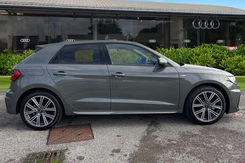 KO74URM Audi A1 S line 30 TFSI 116 PS S tronic Thumbnail #4