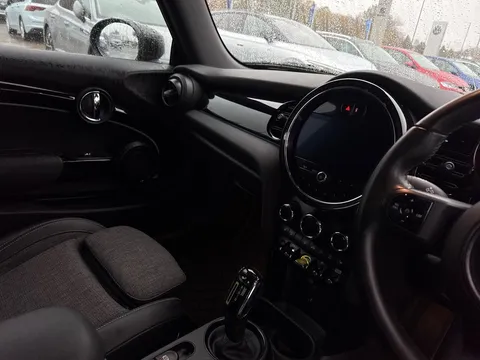 15 of 39 for MINI HATCHBACK 135kW Cooper S Level 2 33kWh 3dr Auto