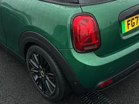 16 of 39 for MINI HATCHBACK 135kW Cooper S Level 2 33kWh 3dr Auto