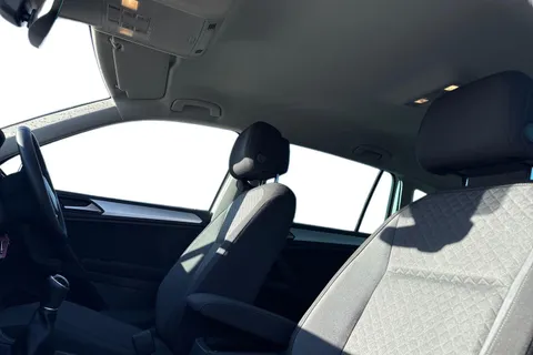 DU20RYF Volkswagen Tiguan 1.5 TSI EVO Match Euro 6 (s/s) 5dr Thumbnail #17