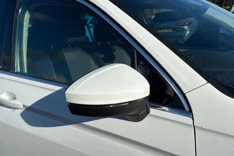 DU20RYF Volkswagen Tiguan 1.5 TSI EVO Match Euro 6 (s/s) 5dr Thumbnail #29