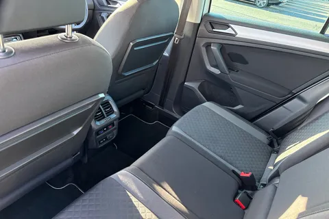 DU20RYF Volkswagen Tiguan 1.5 TSI EVO Match Euro 6 (s/s) 5dr Thumbnail #33