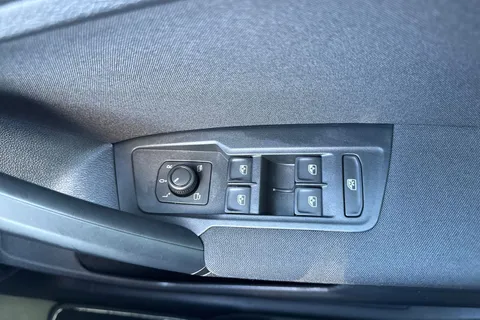 DU20RYF Volkswagen Tiguan 1.5 TSI EVO Match Euro 6 (s/s) 5dr Thumbnail #41