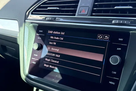 DU20RYF Volkswagen Tiguan 1.5 TSI EVO Match Euro 6 (s/s) 5dr Thumbnail #50