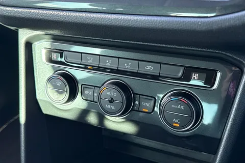 DU20RYF Volkswagen Tiguan 1.5 TSI EVO Match Euro 6 (s/s) 5dr Thumbnail #57