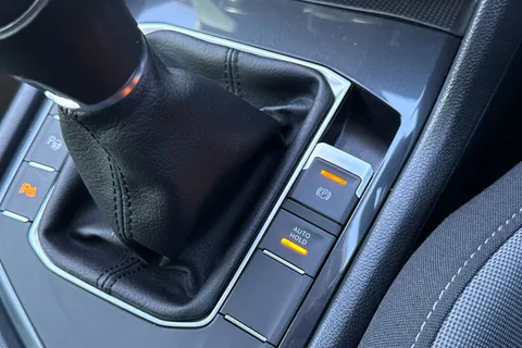 DU20RYF Volkswagen Tiguan 1.5 TSI EVO Match Euro 6 (s/s) 5dr Thumbnail #60