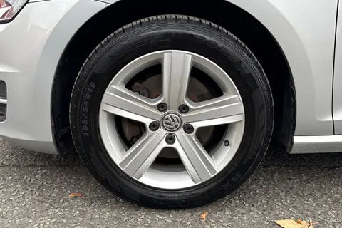 AF66SZL Volkswagen Golf 1.6 TDI BlueMotion Tech Match Edition Euro 6 (s/s) 5dr Thumbnail #9
