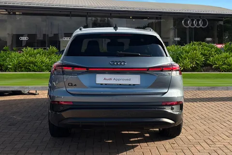 KP74SNX Audi Q4 e-tron Q4 Black Edition 45 e-tron 210,00 kW Thumbnail #5