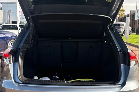 KP74SNX Audi Q4 e-tron Q4 Black Edition 45 e-tron 210,00 kW Thumbnail #7