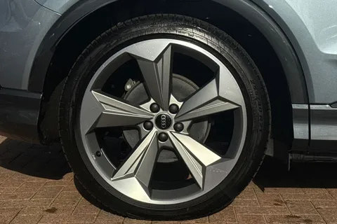 KP74SNX Audi Q4 e-tron Q4 Black Edition 45 e-tron 210,00 kW Thumbnail #10