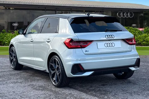  Audi A1 1.0 TFSI 30 Black Edition Sportback Euro 6 (s/s) 5dr Thumbnail #3