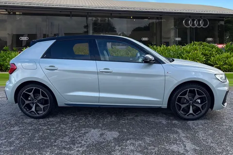  Audi A1 1.0 TFSI 30 Black Edition Sportback Euro 6 (s/s) 5dr Thumbnail #4