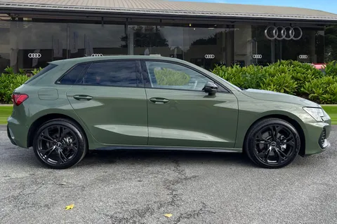 KR74WLK Audi A3 Black Edition 40 TFSI e  204 PS S tronic Thumbnail #3