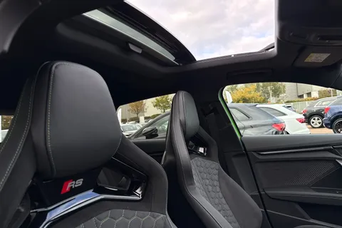  Audi RS 3 2.5 TFSI Carbon Vorsprung Sportback S Tronic quattro Euro 6 (s/s) 5dr Thumbnail #24