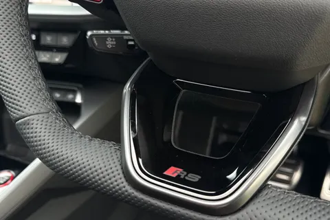  Audi RS 3 2.5 TFSI Carbon Vorsprung Sportback S Tronic quattro Euro 6 (s/s) 5dr Thumbnail #47