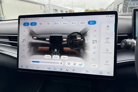 BYD SEAL 82.5kWh Excellence Auto AWD 4dr Thumbnail #19