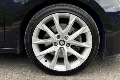 KJ19CJY SEAT Leon 2.0 TSI FR Sport DSG Euro 6 (s/s) 5dr Thumbnail #9