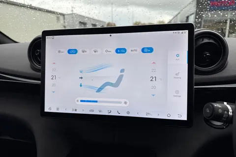 BYD Dolphin 60.48kWh Comfort Auto 5dr Thumbnail #19