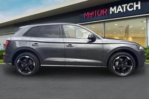 LV20LRO Audi Q5 2.0 TFSIe 50 Black Edition S Tronic quattro Euro 6 (s/s) 5dr 14.1kWh Thumbnail #4
