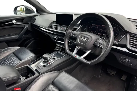 LV20LRO Audi Q5 2.0 TFSIe 50 Black Edition S Tronic quattro Euro 6 (s/s) 5dr 14.1kWh Thumbnail #9