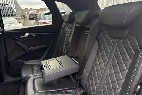 LV20LRO Audi Q5 2.0 TFSIe 50 Black Edition S Tronic quattro Euro 6 (s/s) 5dr 14.1kWh Thumbnail #15