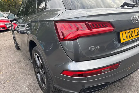 LV20LRO Audi Q5 2.0 TFSIe 50 Black Edition S Tronic quattro Euro 6 (s/s) 5dr 14.1kWh Thumbnail #17