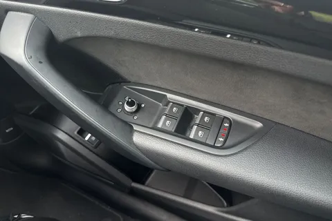 LV20LRO Audi Q5 2.0 TFSIe 50 Black Edition S Tronic quattro Euro 6 (s/s) 5dr 14.1kWh Thumbnail #19