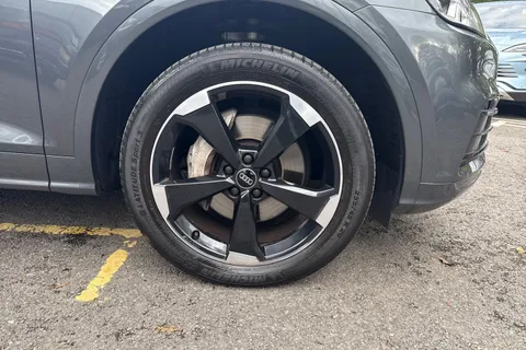 LV20LRO Audi Q5 2.0 TFSIe 50 Black Edition S Tronic quattro Euro 6 (s/s) 5dr 14.1kWh Thumbnail #23