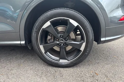 LV20LRO Audi Q5 2.0 TFSIe 50 Black Edition S Tronic quattro Euro 6 (s/s) 5dr 14.1kWh Thumbnail #25