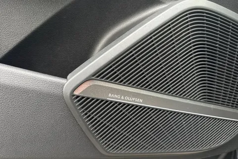 LV20LRO Audi Q5 2.0 TFSIe 50 Black Edition S Tronic quattro Euro 6 (s/s) 5dr 14.1kWh Thumbnail #28