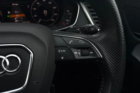 LV20LRO Audi Q5 2.0 TFSIe 50 Black Edition S Tronic quattro Euro 6 (s/s) 5dr 14.1kWh Thumbnail #35