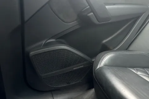 LV20LRO Audi Q5 2.0 TFSIe 50 Black Edition S Tronic quattro Euro 6 (s/s) 5dr 14.1kWh Thumbnail #47