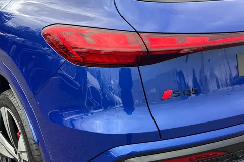  Audi SQ5 3.0 TFSI S Edition 1 S Tronic quattro Euro 6 (s/s) 5dr Thumbnail #8