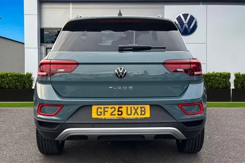 GF25UXB Volkswagen T-Roc 1.5 TSI Match 5dr DSG Thumbnail #5