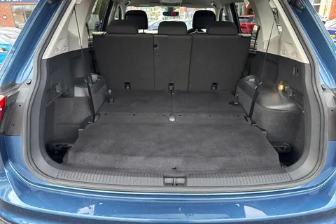 KE70XZS Volkswagen Tiguan Allspace 2.0 TDI Match Euro 6 (s/s) 5dr Thumbnail #7
