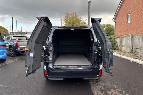 YB74MVV Volkswagen Id. Buzz Cargo 210kW Commerce Plus 79kWh Auto Thumbnail #31