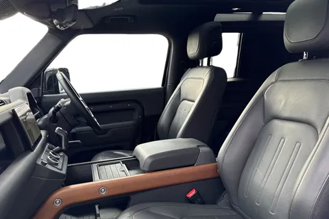 DW23FMK Land Rover Defender 90 3.0 D300 90 X 3dr Thumbnail #4