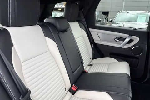 Land Rover Discovery Sport 2.0 D165 MHEV Dynamic SE Auto 4WD Euro 6 (s/s) 5dr Thumbnail #13