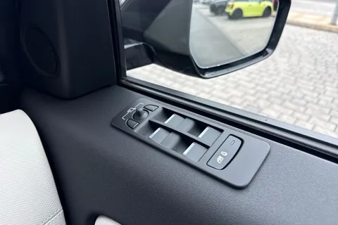 Land Rover Discovery Sport 2.0 D165 MHEV Dynamic SE Auto 4WD Euro 6 (s/s) 5dr Thumbnail #28