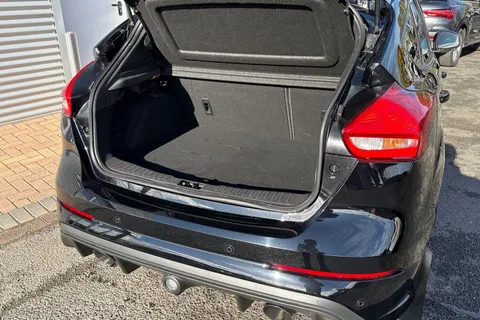 SA18EKY Ford Focus 2.3T EcoBoost RS Hatchback 5dr Petrol Manual AWD Euro 6 (s/s) (350 ps) Thumbnail #8