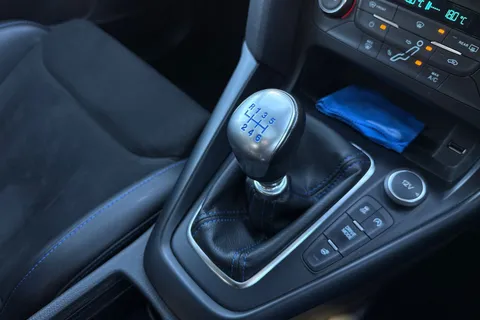 SA18EKY Ford Focus 2.3T EcoBoost RS Hatchback 5dr Petrol Manual AWD Euro 6 (s/s) (350 ps) Thumbnail #24