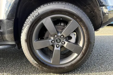 11 of 64 for Land Rover Defender 90 3.0 D250 MHEV X-Dynamic HSE Auto 4WD Euro 6 (s/s) 3dr