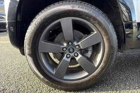 12 of 64 for Land Rover Defender 90 3.0 D250 MHEV X-Dynamic HSE Auto 4WD Euro 6 (s/s) 3dr